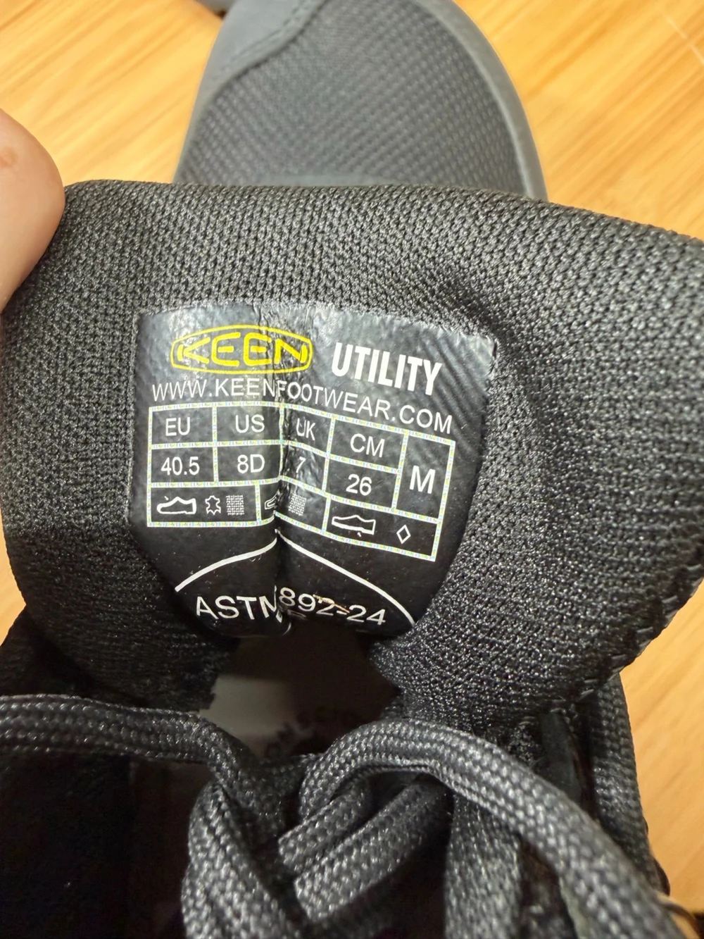 KEEN Men's Skokie Soft Toe Black Waterproof Utlity Mid Hiking Work Boots Size 8D